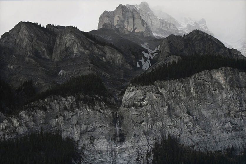 https://reporting.mirunadragan.com/files/gimgs/th-12_TheMountainsAreMirrors7.jpg